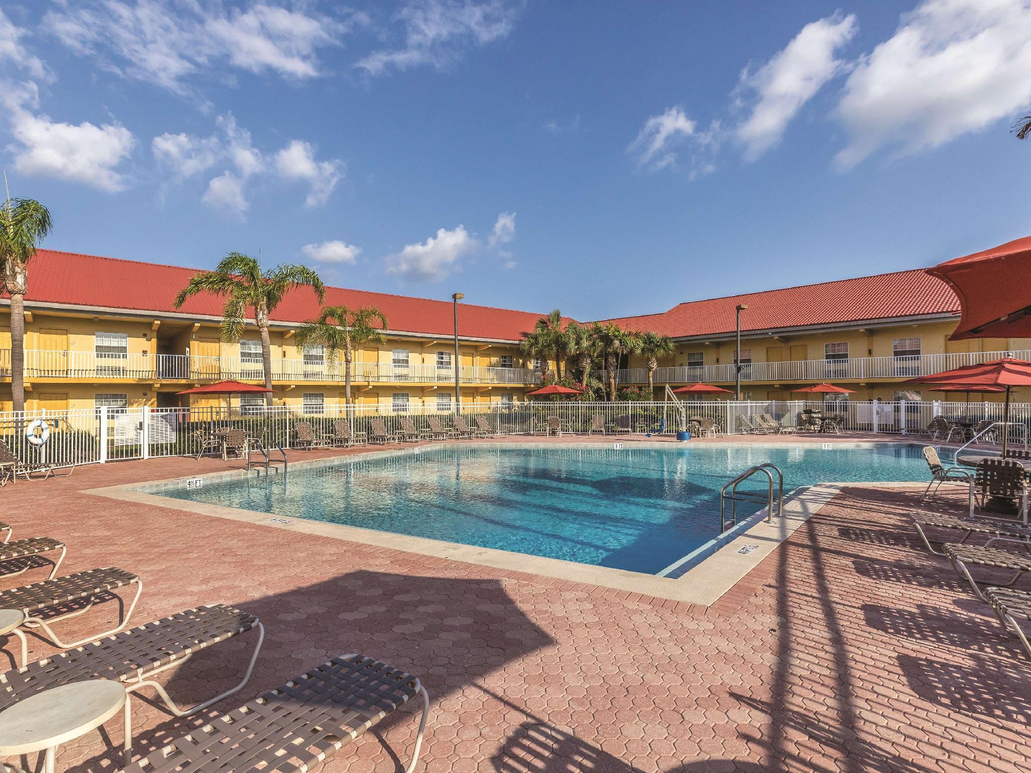 La Quinta Inn By Wyndham Cocoa Beach-Port Canaveral מראה חיצוני תמונה