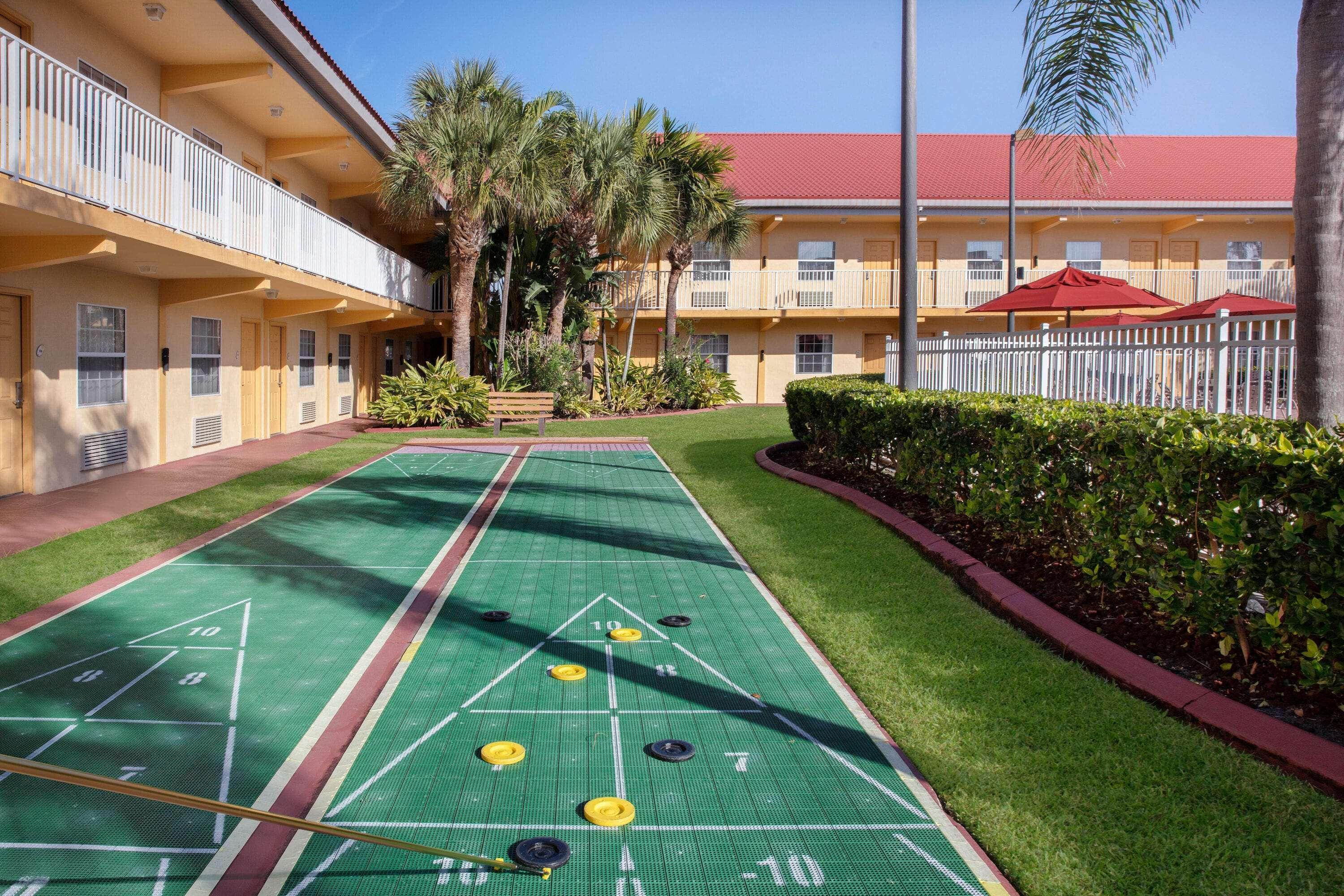 La Quinta Inn By Wyndham Cocoa Beach-Port Canaveral מראה חיצוני תמונה